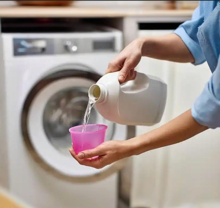 Liquid-laundry-detergent