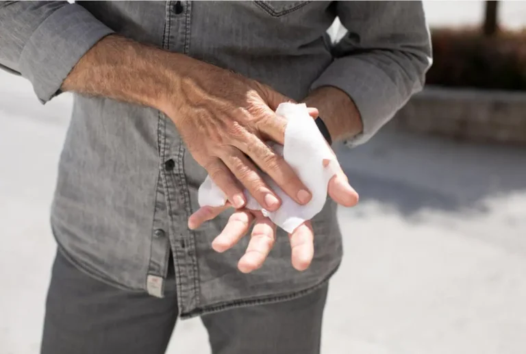 DisinfectantAntibacterial-Wet-Wipe-Fragrance