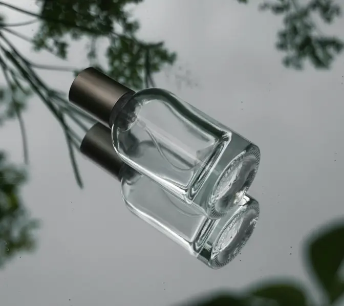 Water-based fresh fragrance oils for alcohol-free perfume